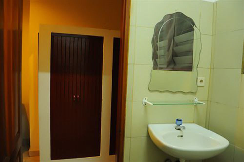 Jesens Inn I Kuta Lombok Exteriör bild